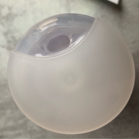 Starbucks Holiday 2022 Iridescent Tumbler 16 Ounce - Picture 9 of 10